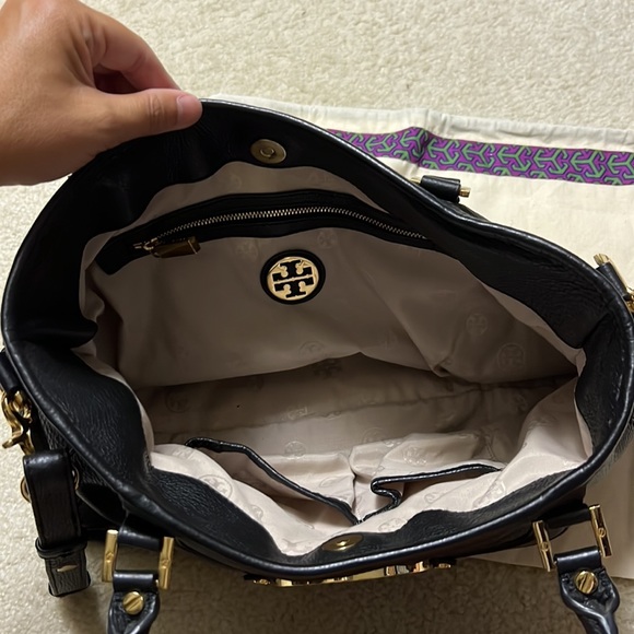 Tory Burch Black with gold accents, crossbody bag with top handle - Picture 5 of 6